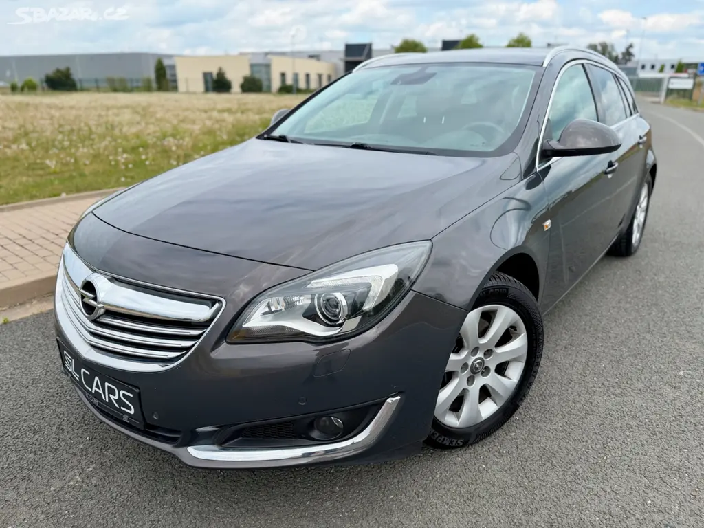 OPEL INSIGNIA 1.6 SIDI //2014 XENON NAVIGACE TAŽNÉ